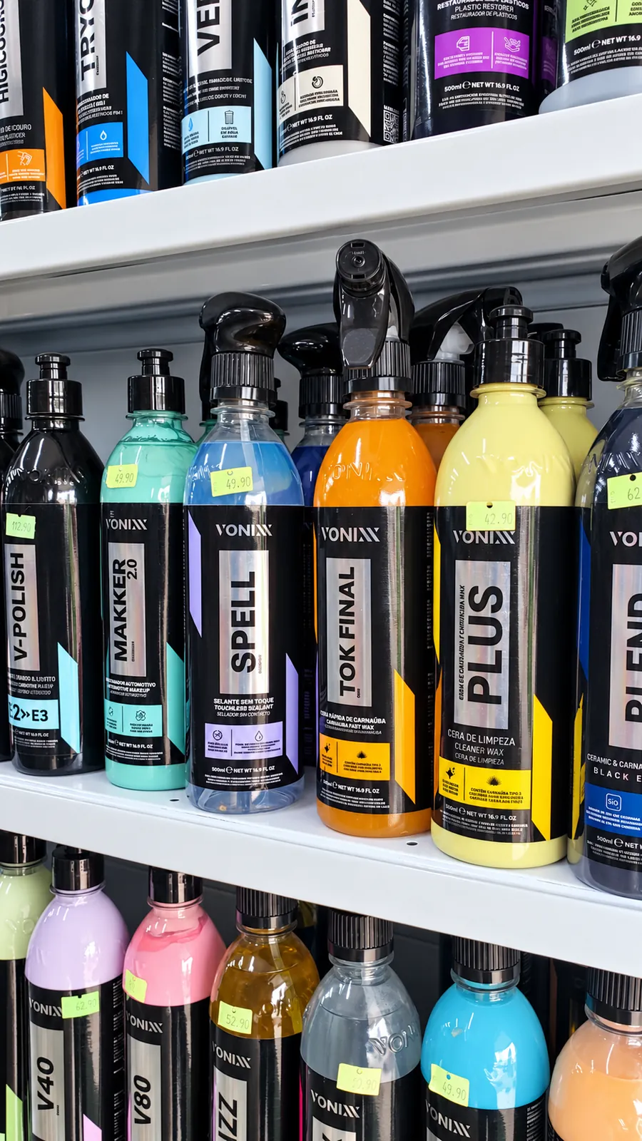 Produtos automotivos Vonixx na prateleira: V-Polish, Makker, Spell, Tok Final e Plus